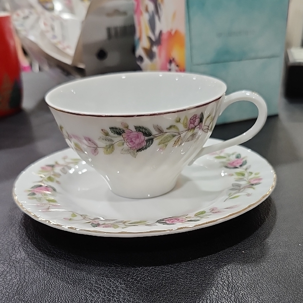 VINTAGE CREATIVE FINE CHINA REGENCY ROSE FLORAL TEACUP and SAUCER SET